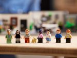 LEGO Icons 10291 - Queer Eye - Das Loft der Fab 5 - Produktbild 04