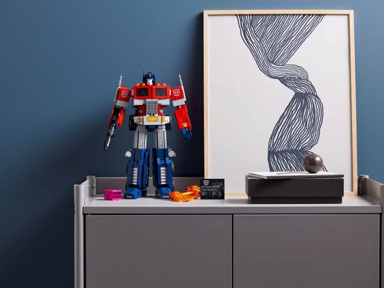 LEGO Icons 10302 - Optimus Prime - Produktbild 02