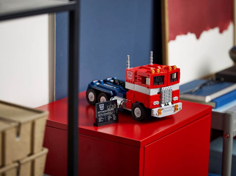 LEGO Icons 10302 - Optimus Prime - Produktbild 03
