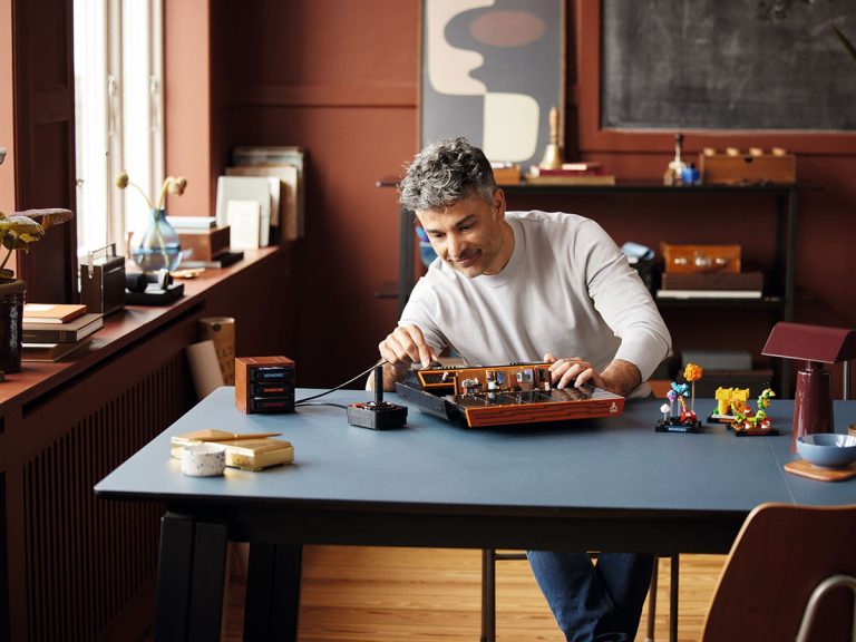 LEGO Icons 10306 - Atari® 2600 - Produktbild 03