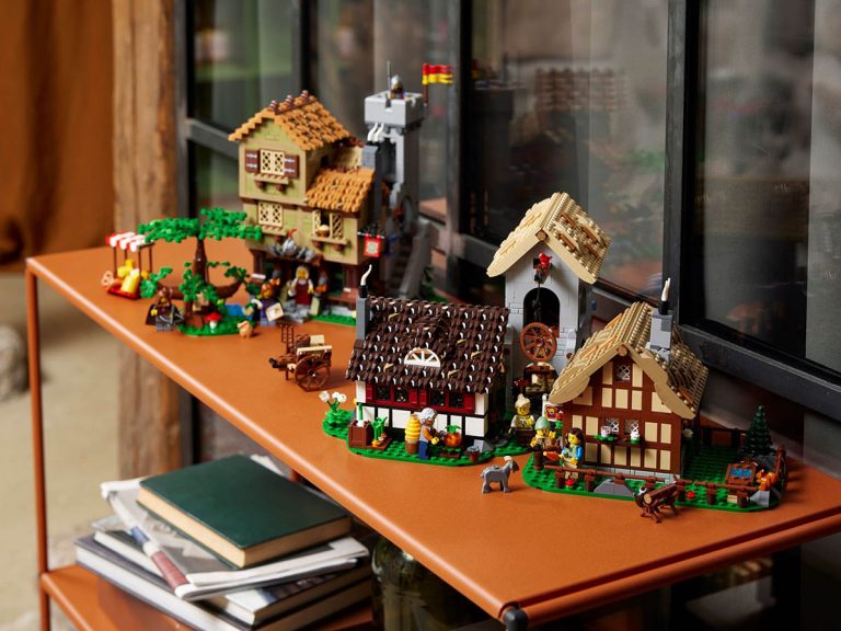 LEGO Mittelalterlicher Stadtplatz 10332