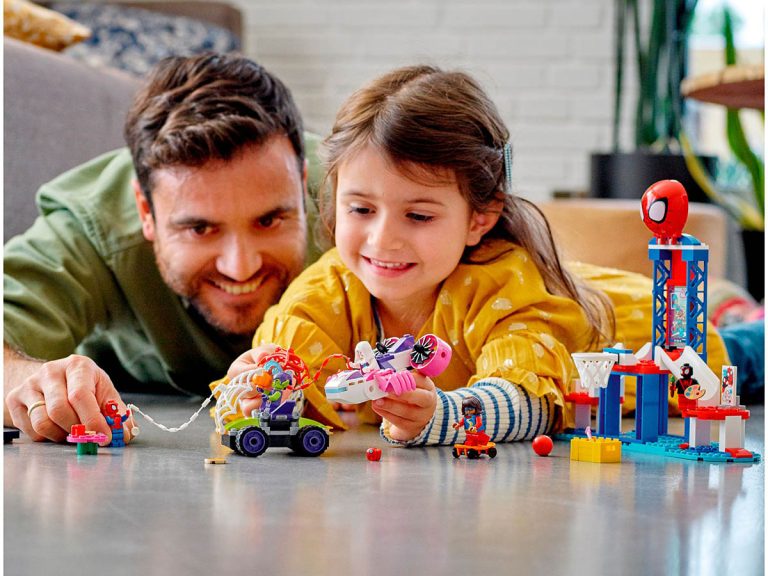 LEGO Spider-Man 10784 - Spider-Mans Hauptquartier - Produktbild 03