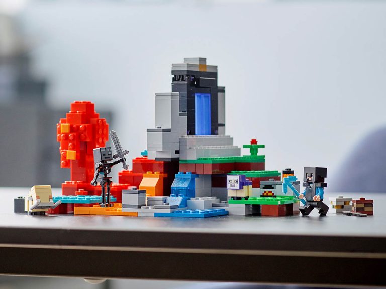 Das zerstörte Portal LEGO Minecraft 21172 - Das zerstörte Portal - Produktbild 03
