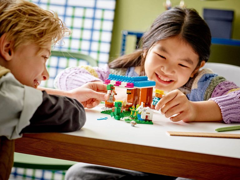 LEGO Minecraft 21184 - Die Bäckerei - Produktbild 03