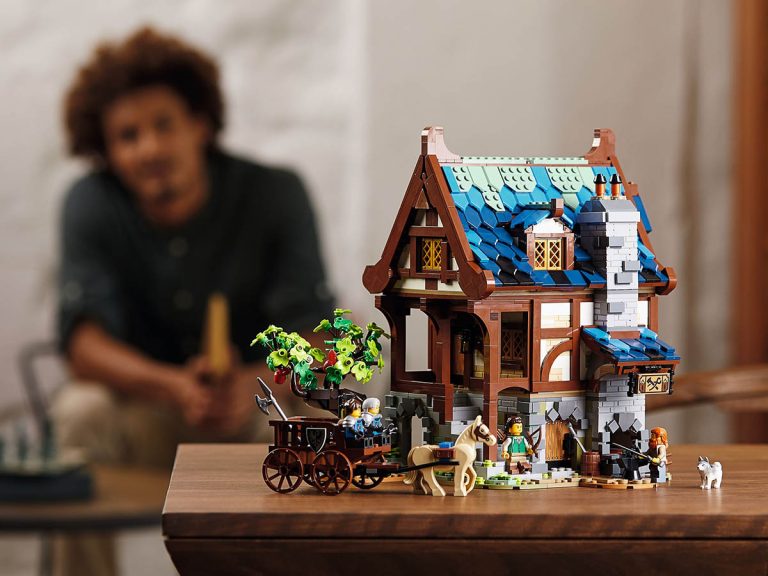 Mittelalterliche Schmiede LEGO Ideas 21325 - Mittelalterliche Schmiede - Produktbild 03