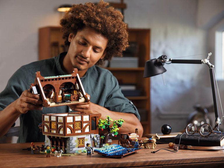Mittelalterliche Schmiede LEGO Ideas 21325 - Mittelalterliche Schmiede - Produktbild 04