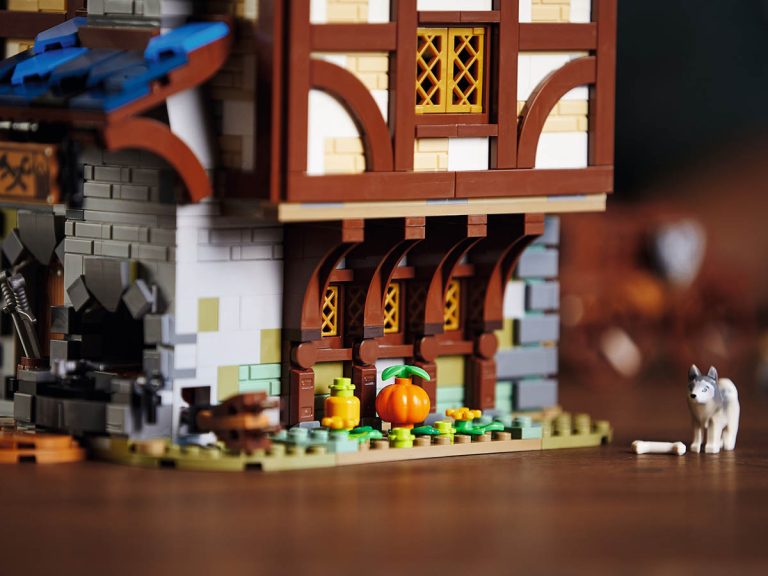 Mittelalterliche Schmiede LEGO Ideas 21325 - Mittelalterliche Schmiede - Produktbild 09