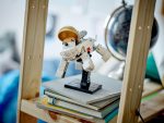 LEGO Astronaut im Weltraum 31152