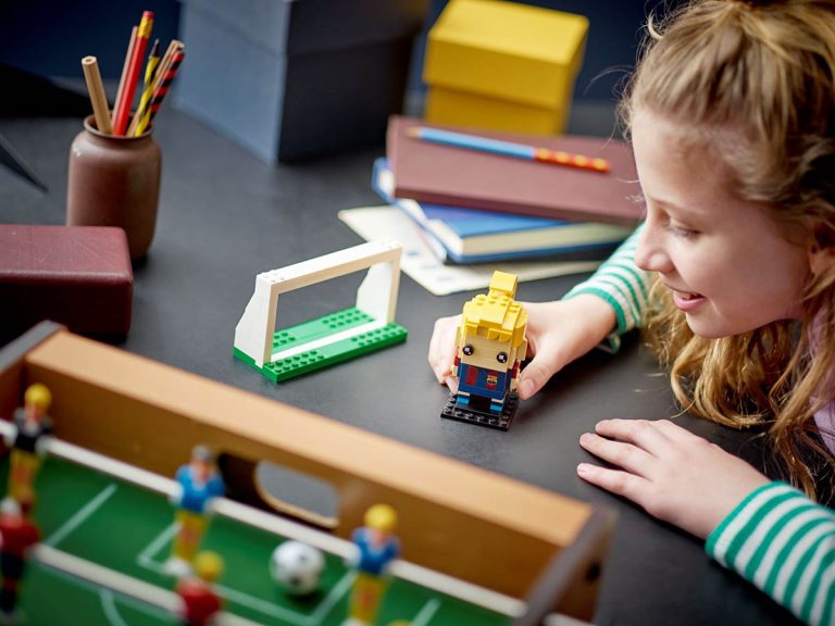 LEGO BrickHeadz 40542 - FC Barcelona – Go Brick Me - Produktbild 02