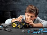 LEGO Technic 42095 - Ferngesteuerter Stunt-Racer - Produktbild 03