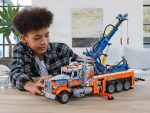 LEGO Technic 42128 - Schwerlast-Abschleppwagen - Produktbild 04