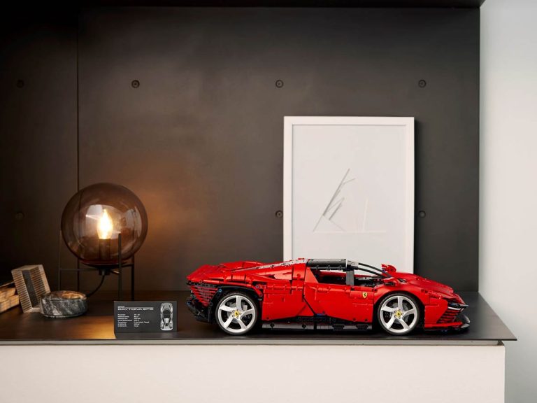 LEGO Technic 42143 - Ferrari Daytona SP3 - Produktbild 03