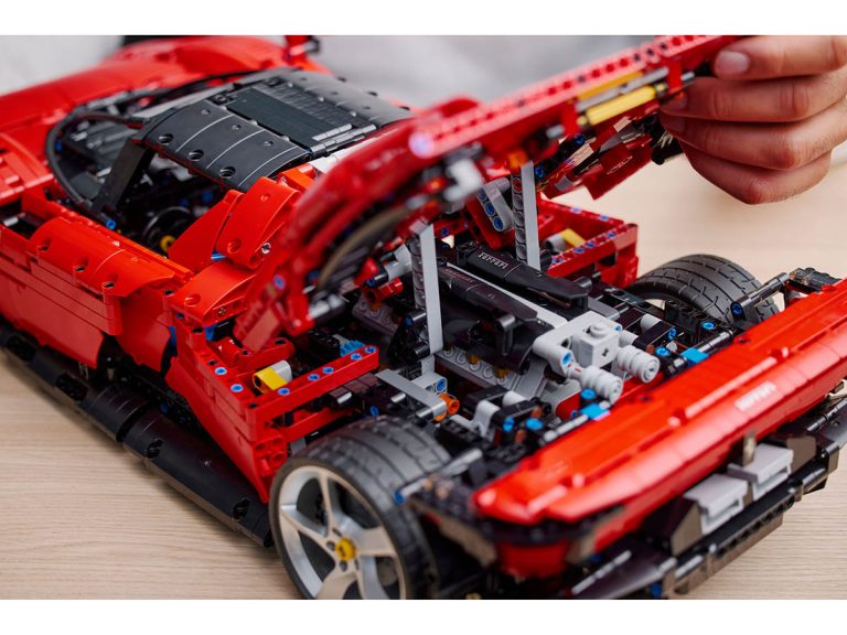 LEGO Technic 42143 - Ferrari Daytona SP3 - Produktbild 07