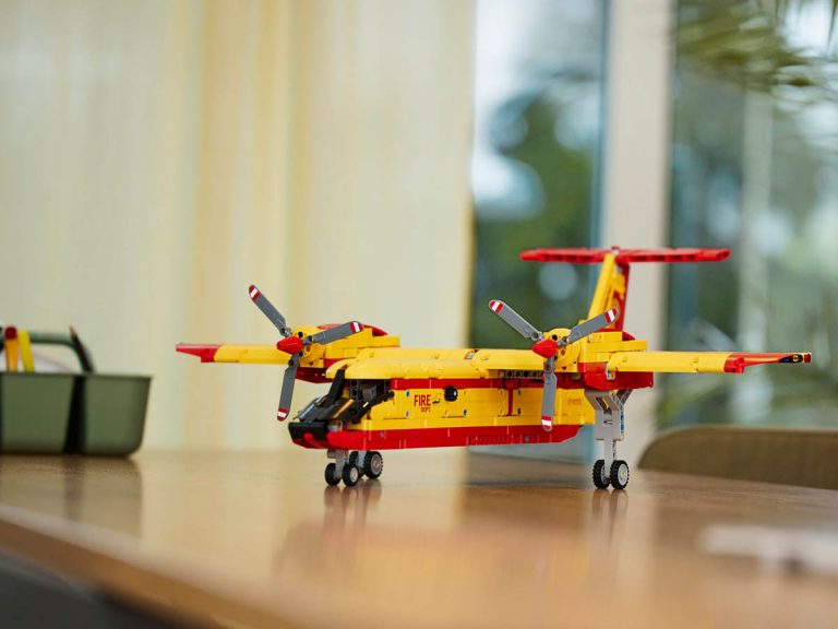 Löschflugzeug LEGO Technic 42152 - Löschflugzeug - Produktbild 03
