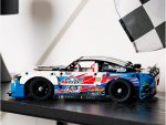 LEGO Technic 42153 - NASCAR® Next Gen Chevrolet Camaro ZL1 - Produktbild 03