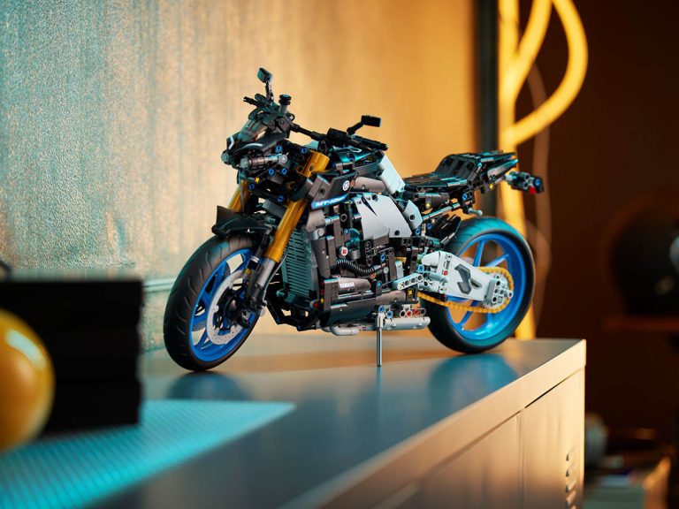 LEGO Technic 42159 - Yamaha MT-10 SP - Produktbild 02