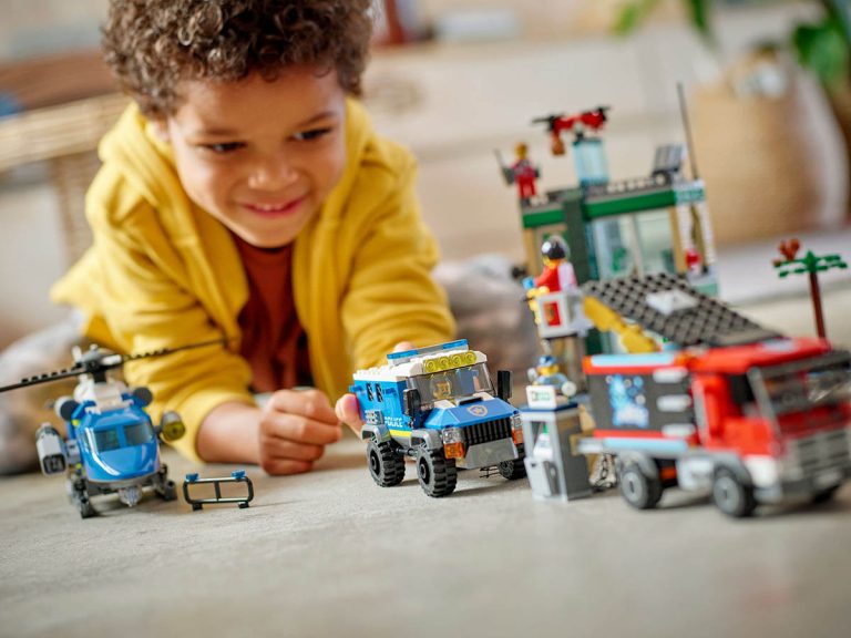 LEGO City 60317 - Banküberfall mit Verfolgungsjagd - Produktbild 02