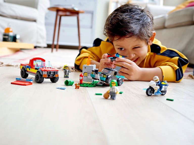 LEGO City 60319 - Löscheinsatz und Verfolgungsjagd - Produktbild 04