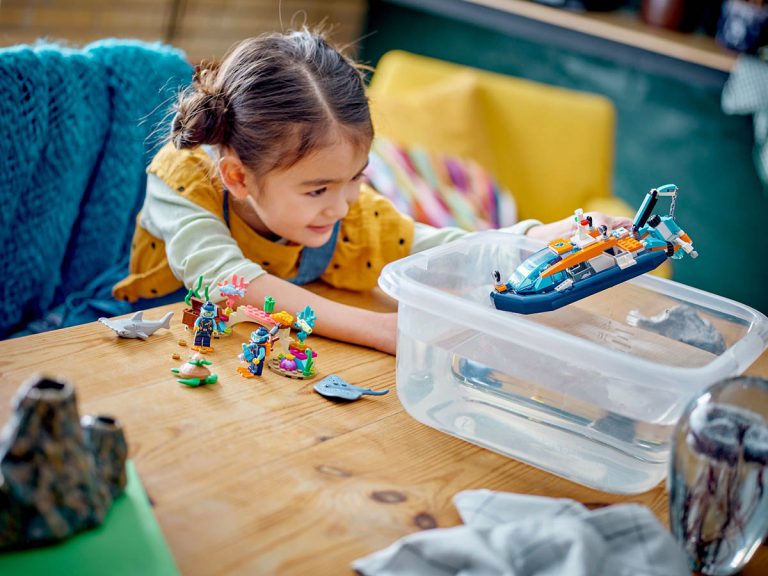 LEGO City 60377 - Meeresforscher-Boot - Produktbild 03