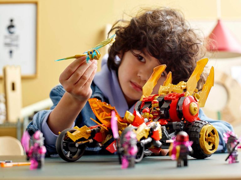 LEGO NINJAGO 71773 - Kais Golddrachen-Raider - Produktbild 03
