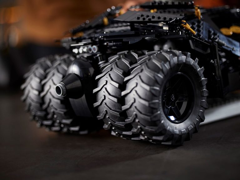 LEGO Batman 76240 - Batmobile™ Tumbler - Produktbild 09