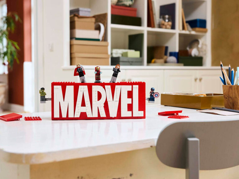 LEGO MARVEL Logo & Minifiguren 76313