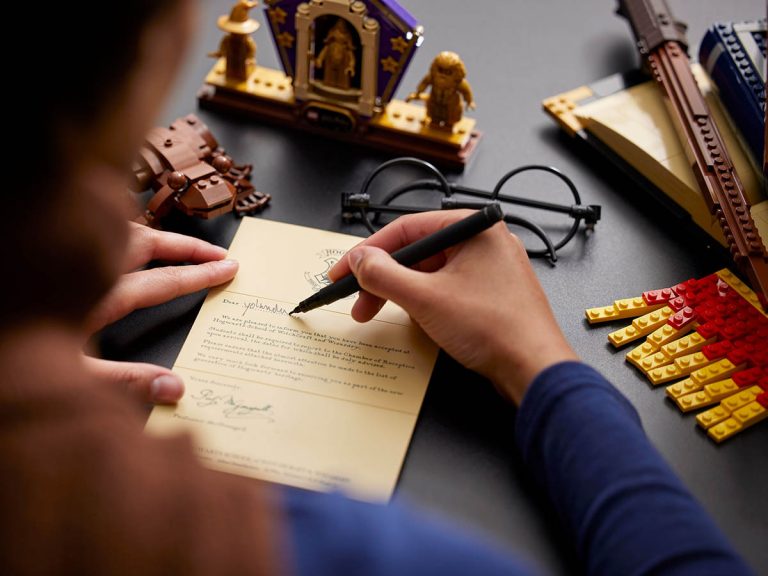 LEGO Harry Potter 76391 - Hogwarts™ Ikonen – Sammler-Edition - Produktbild 04