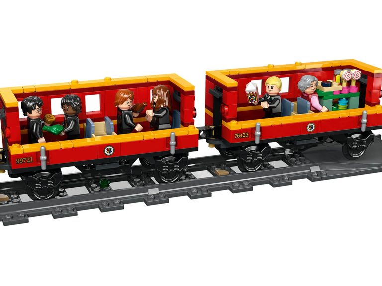 LEGO Harry Potter 76423 - Hogwarts Express™ & der Bahnhof von Hogsmeade™ - Produktbild 04