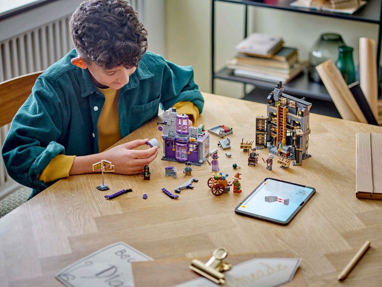 LEGO Ollivanders™ & Madam Malkins Anzüge 76439