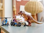 LEGO Jurassic World 76941 - Verfolgung des Carnotaurus - Produktbild 02