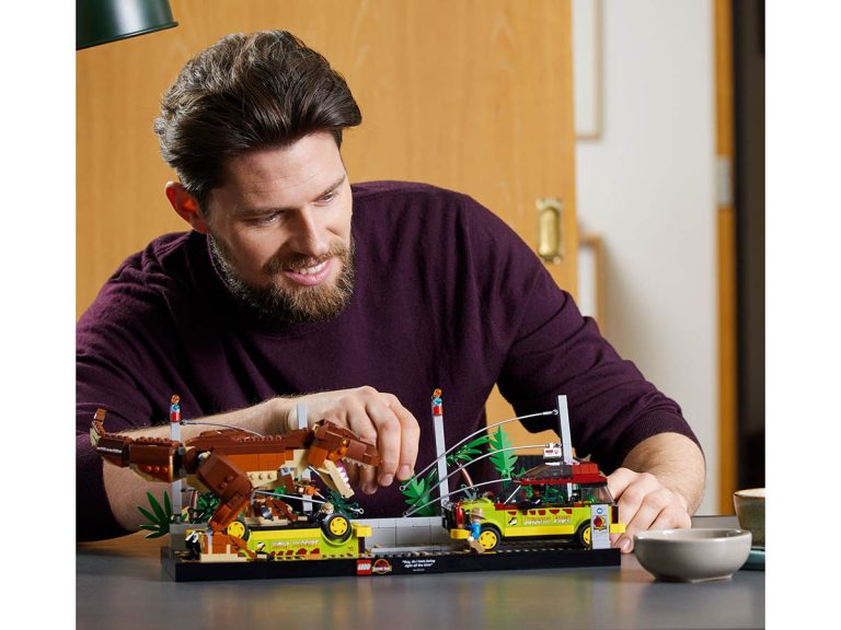 Ausbruch des T. Rex LEGO Jurassic World 76956 - Ausbruch des T. Rex - Produktbild 03